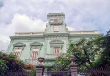 Fachada principal del Palacete Rodríquez Quegles